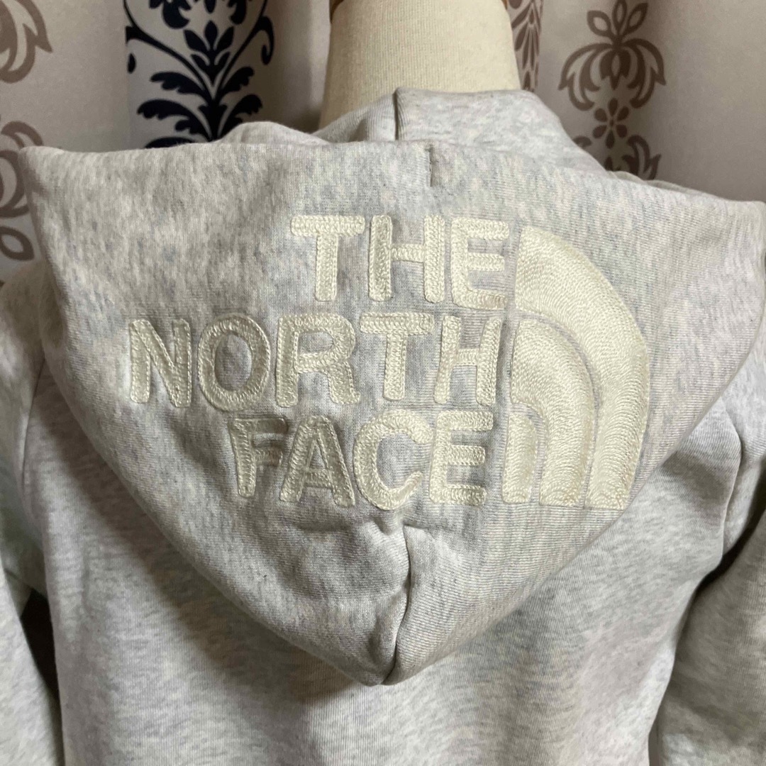 THE NORTH FACE(ザノースフェイス)のTHE NORTH FACE  リアビューフルジップパーカー　オートミール レディースのトップス(パーカー)の商品写真