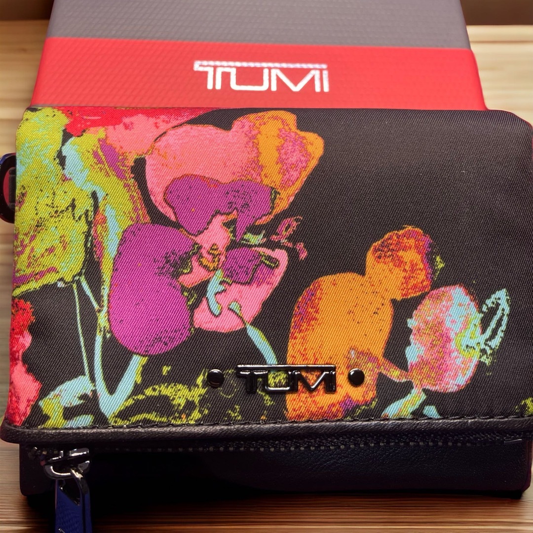 TUMI(トゥミ)の【新品未使用】TUMIトゥミ カードケース レディースのファッション小物(コインケース)の商品写真