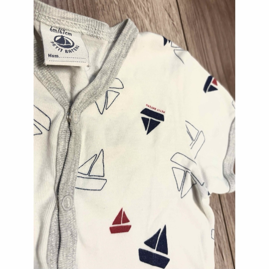 PETIT BATEAU(プチバトー)のプチバトー 半袖ロンパース 6M キッズ/ベビー/マタニティのベビー服(~85cm)(ロンパース)の商品写真