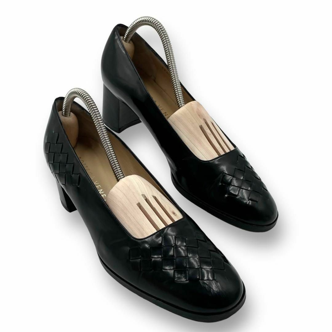 Bottega Veneta(ボッテガヴェネタ)の良品 ボッテガヴェネタ パンプス ヒール イントレチャート レザー ブラック レディースの靴/シューズ(ハイヒール/パンプス)の商品写真