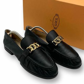 トッズ(TOD'S)の美品 TOD'S ローファー チェーン ビット金具 レザー ブラック 38.5(ローファー/革靴)