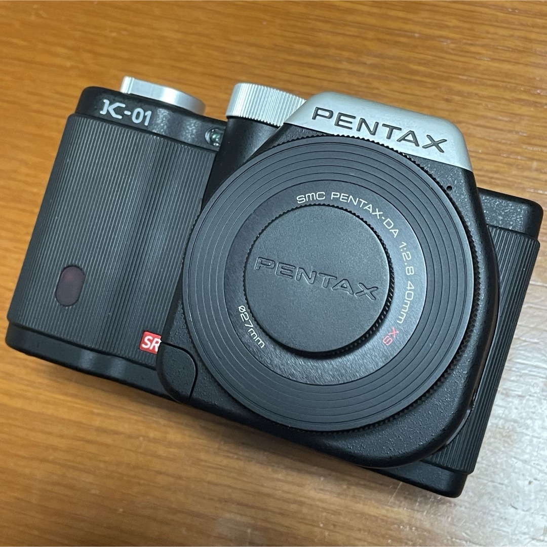 PENTAX(ペンタックス)のペンタックス　PENTAX K-01 DA40 レンズキット ブラック 良品 スマホ/家電/カメラのカメラ(ミラーレス一眼)の商品写真