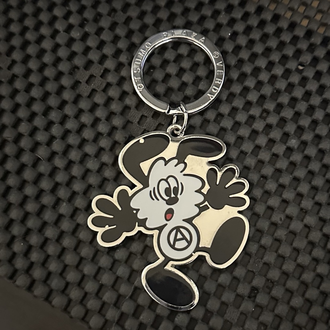 Girls Don't Cry(ガールズドントクライ)のOTSUMOPLAZA Key Charm Vick "Silver" メンズのファッション小物(キーホルダー)の商品写真