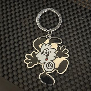 Girls Don't Cry - OTSUMOPLAZA Key Charm Vick "Silver"