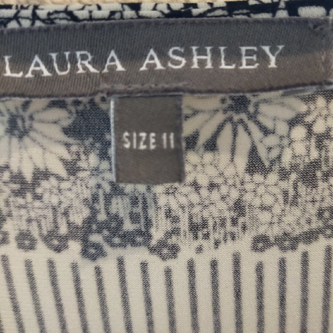 LAURA ASHLEY(ローラアシュレイ)のLaura Ashley　ローラアシュレイ　ワンピース　チュニック レディースのトップス(チュニック)の商品写真