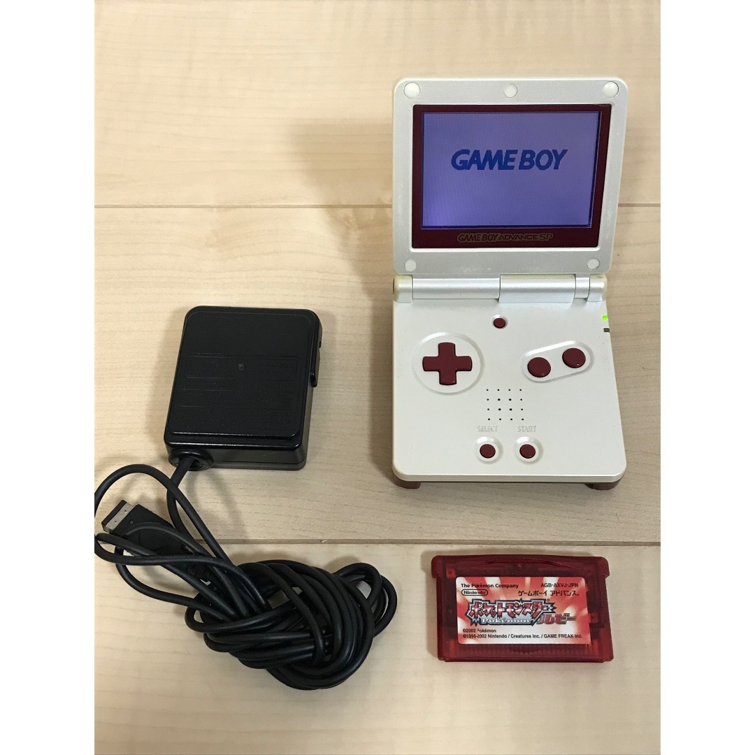美品 ゲームボーイアドバンスSP ファミコンカラー 本体&ソフト10点 美品 ゲームボーイアドバンスSP ファミコンカラー 本体&ソフト10点