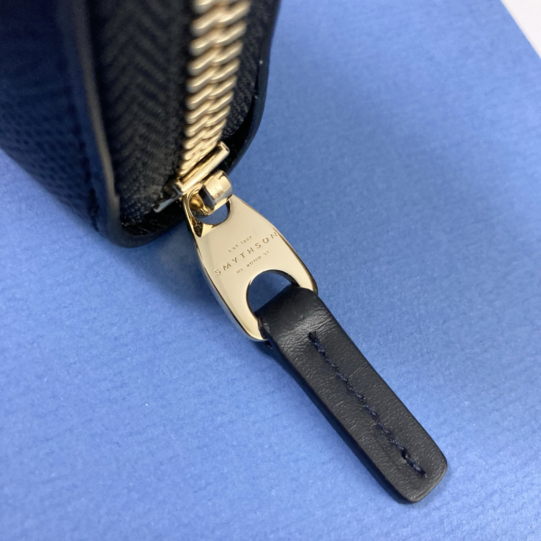 Smythson(スマイソン)の新品 定価5.6万 SMYTHSON Panama Zip Wallet 黒 メンズのファッション小物(長財布)の商品写真