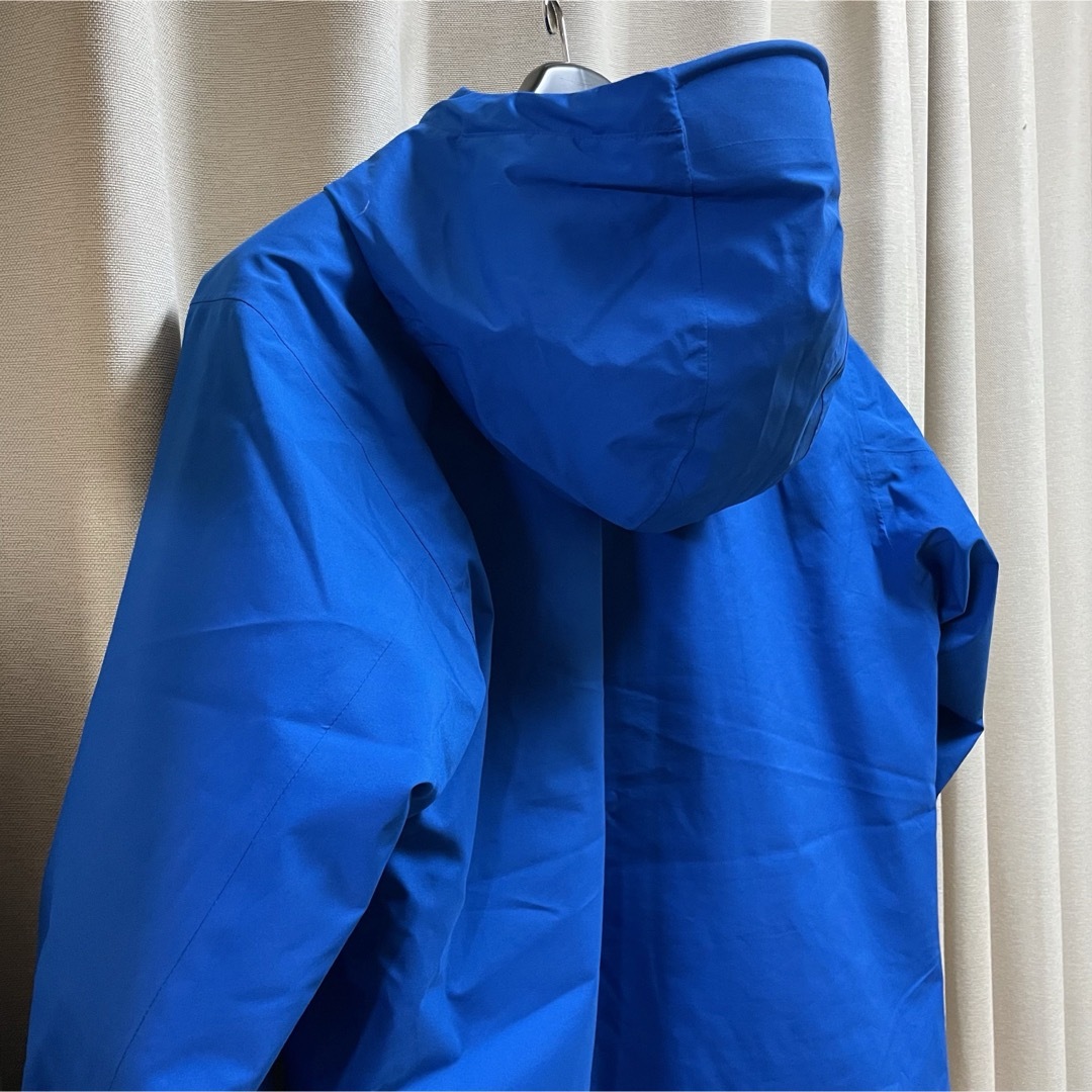 mont bell(モンベル)のモンベル　パウダーステップ パーカ　メンズ　中綿ブルゾン メンズのジャケット/アウター(マウンテンパーカー)の商品写真