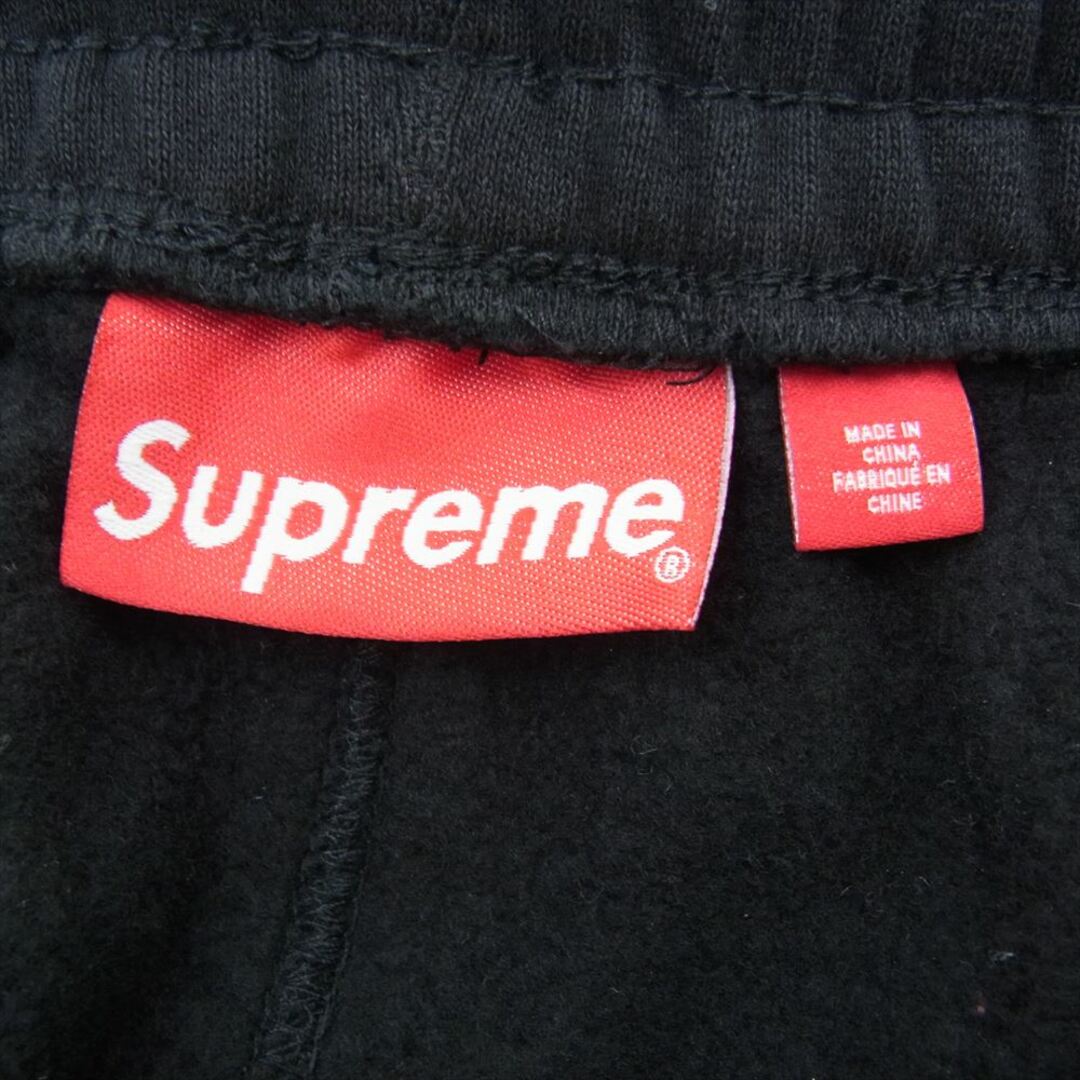 Supreme(シュプリーム)のSupreme シュプリーム パンツ 22AW Satin Applique Sweatpant サテン アップリケ ロゴ スウェットパンツ ブラック系 L【極上美品】【中古】 メンズのパンツ(その他)の商品写真