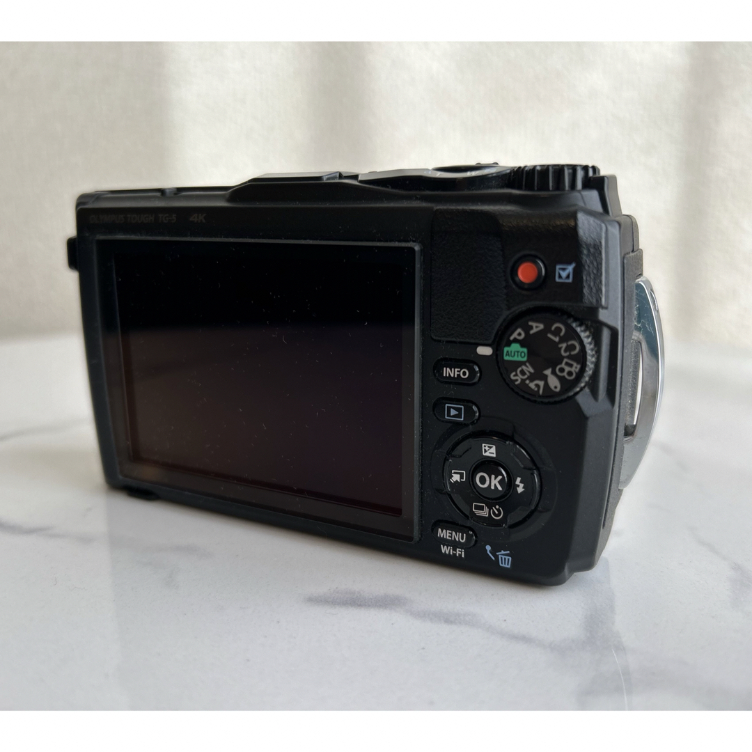 OLYMPUS(オリンパス)のオリンパス コンパクトデジタルカメラ TOUGH TG-5 ブラック(1個) スマホ/家電/カメラのカメラ(コンパクトデジタルカメラ)の商品写真