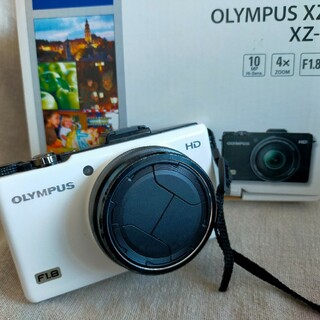 オリンパス(OLYMPUS)の【平成レトロ】OLYMPUS コンパクトデジカメ  XZ XZ-1 WHITE(コンパクトデジタルカメラ)