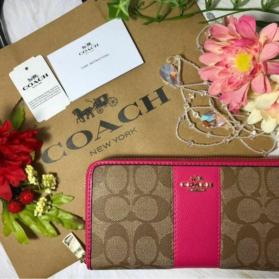 COACH コーチ ベージュ シグネチャー ビビッドピンク ストライプ レディースのファッション小物(財布)の商品写真