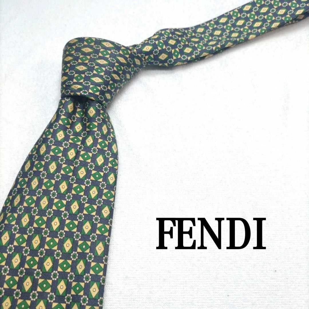 FENDI(フェンディ)のFENDI ダークブルー グリーン チェック柄 シルク イタリア製 メンズのファッション小物(ネクタイ)の商品写真