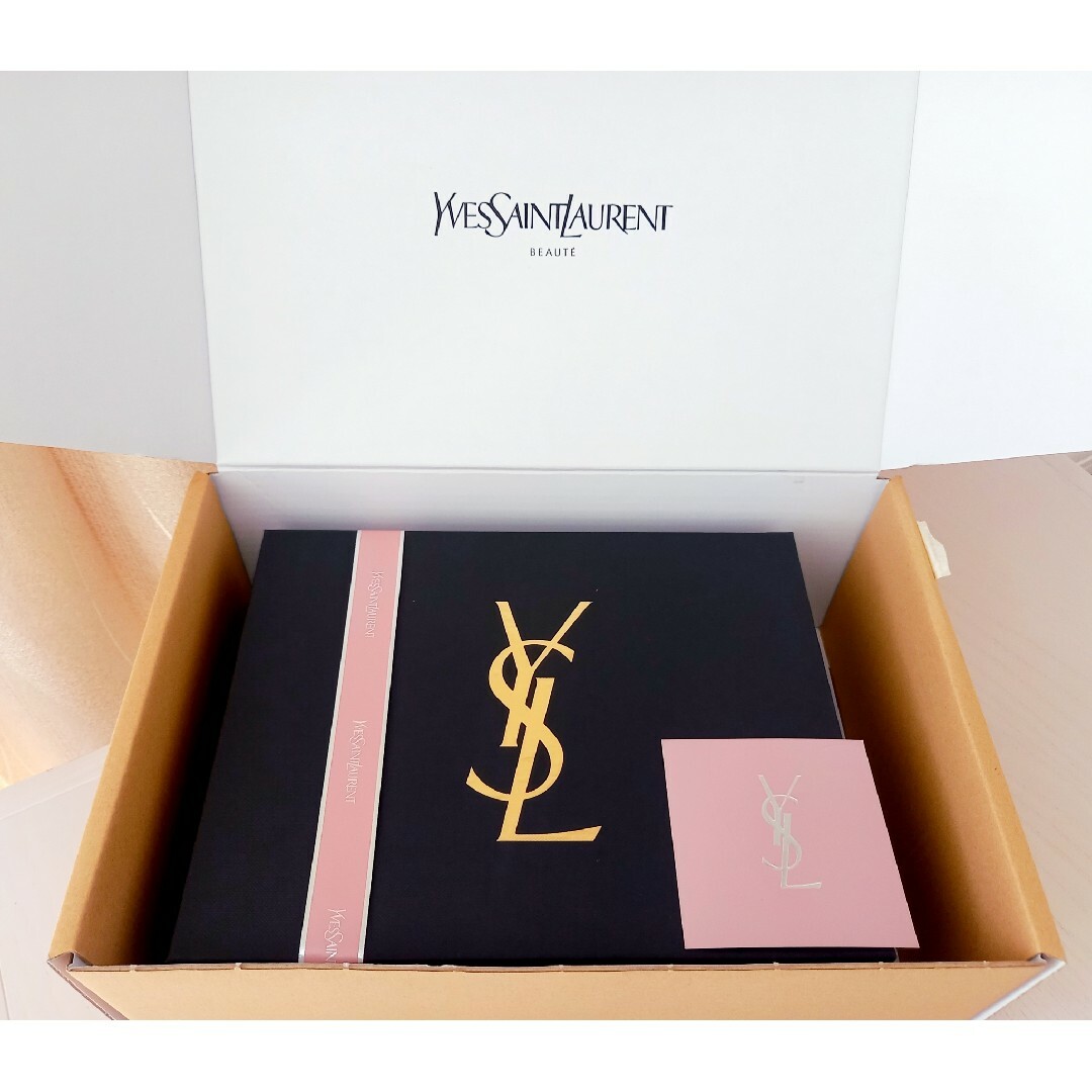 Yves Saint Laurent(イヴサンローラン)のイヴ・サンローラン　ギフトボックス特大＆ショッパー＆メッセージカード　セット レディースのバッグ(ショップ袋)の商品写真