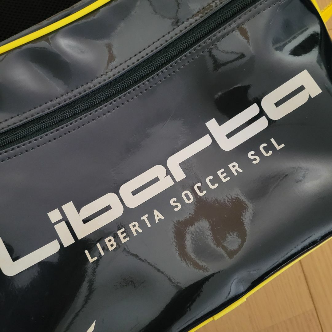 LIBERTA(リベルタ)のリベルタサッカースクール　エナメルバッグ スポーツ/アウトドアのサッカー/フットサル(その他)の商品写真