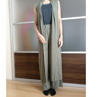 ザラ(ZARA)のザラ　カーキ　ジレ　セットアップ　レディース(セット/コーデ)