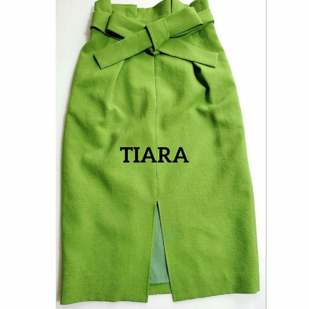 tiara(ティアラ)のグリーン　タイトスカート レディースのスカート(ひざ丈スカート)の商品写真