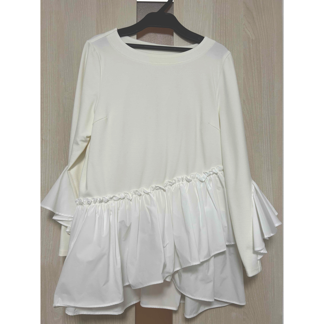 em. frill-sleeve Peplum Tops ペプラム レディースのトップス(シャツ/ブラウス(半袖/袖なし))の商品写真