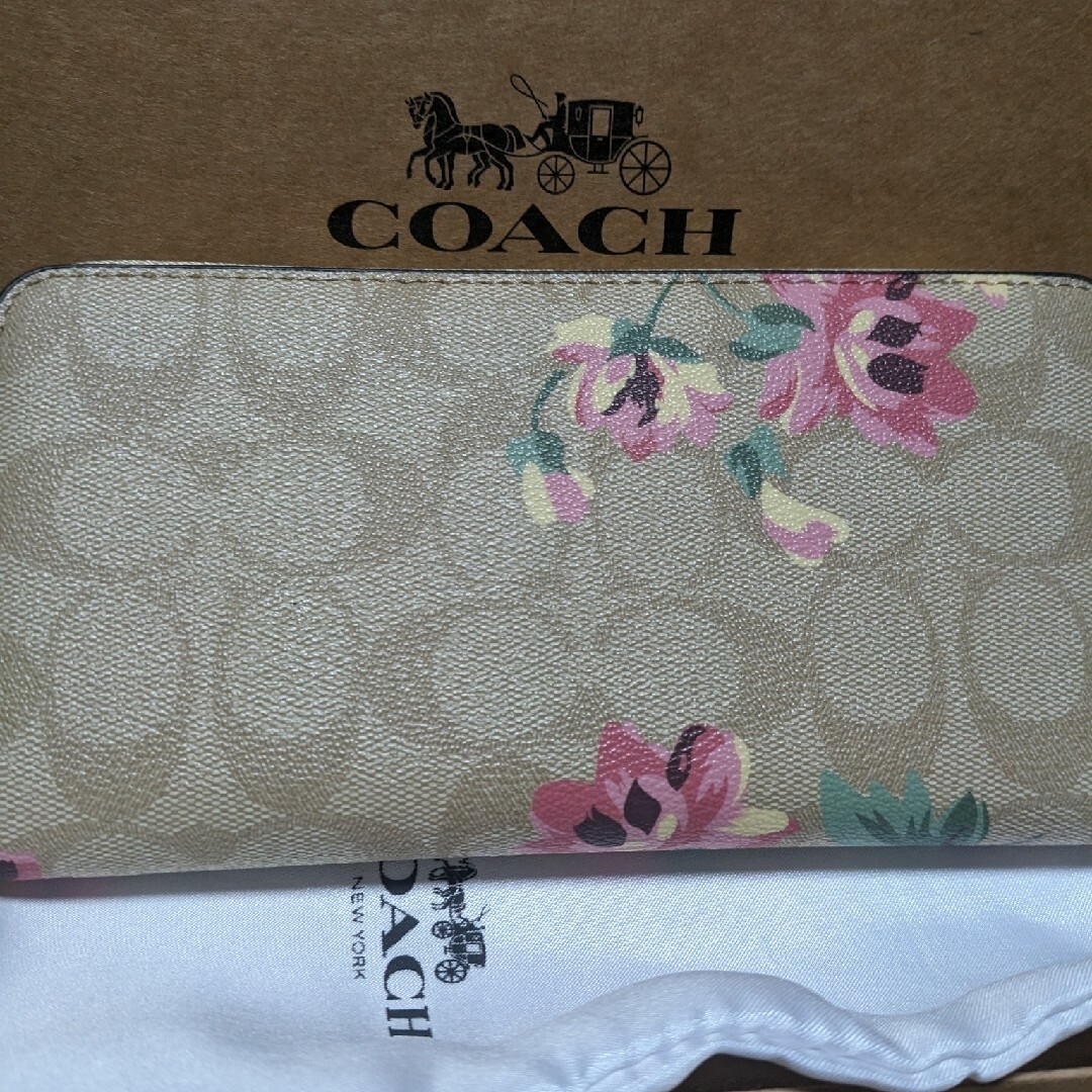 COACH(コーチ)のCOACH 長財布　シグネチャー淡い花柄模様 レディースのファッション小物(財布)の商品写真