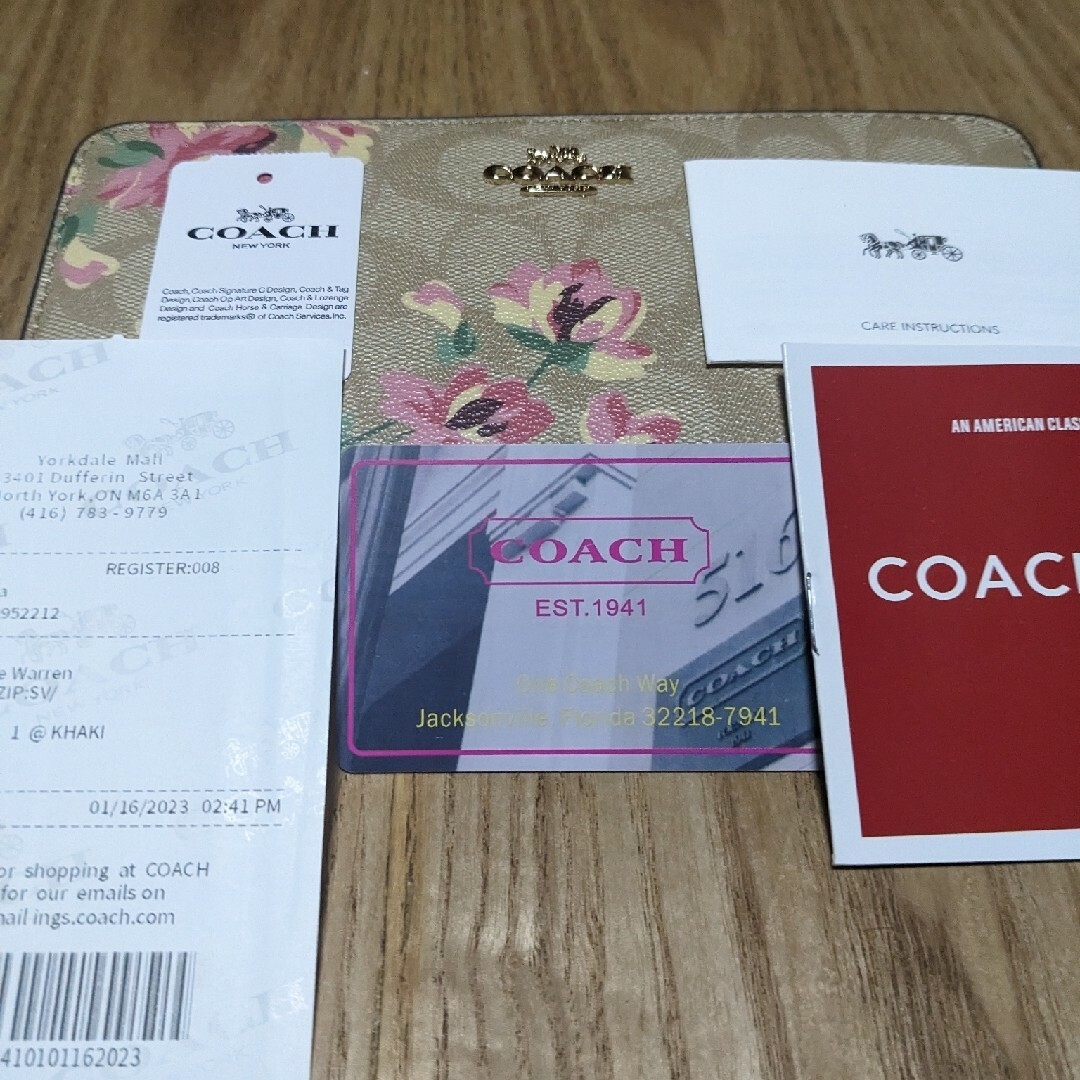 COACH(コーチ)のCOACH 長財布　シグネチャー淡い花柄模様 レディースのファッション小物(財布)の商品写真