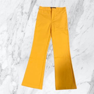 ザラ(ZARA)のZARA カラーパンツ　オレンジ　イエロー(カジュアルパンツ)