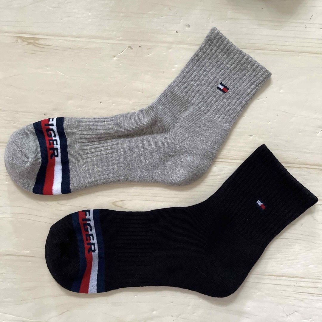 TOMMY HILFIGER(トミーヒルフィガー)のブラック3足組新品 トミー ヒルフィガー ブランド メンズ 紳士　靴下　ソックス メンズのレッグウェア(ソックス)の商品写真