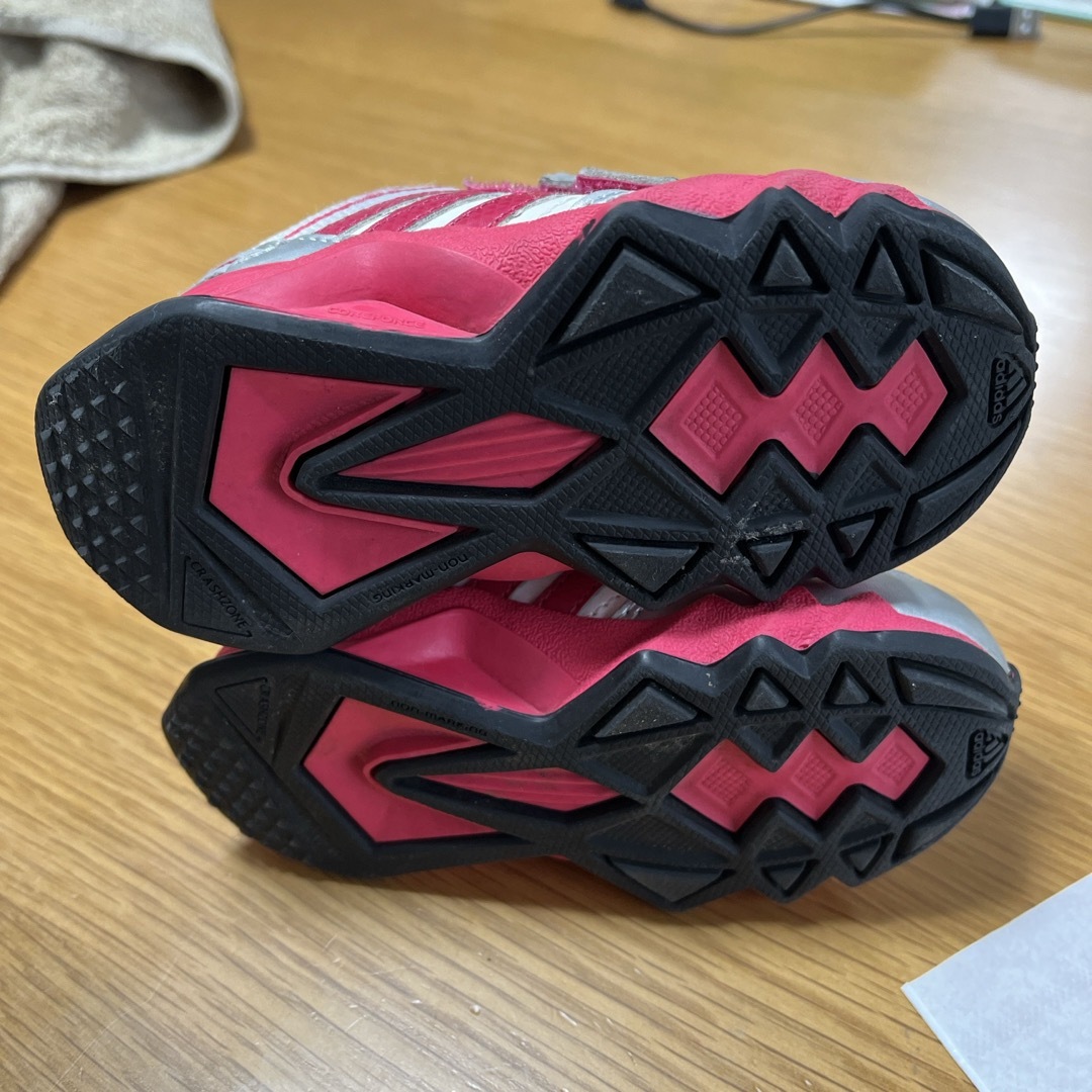 adidas(アディダス)のadidas  ベビーシューズ　13センチ キッズ/ベビー/マタニティのベビー靴/シューズ(~14cm)(スニーカー)の商品写真