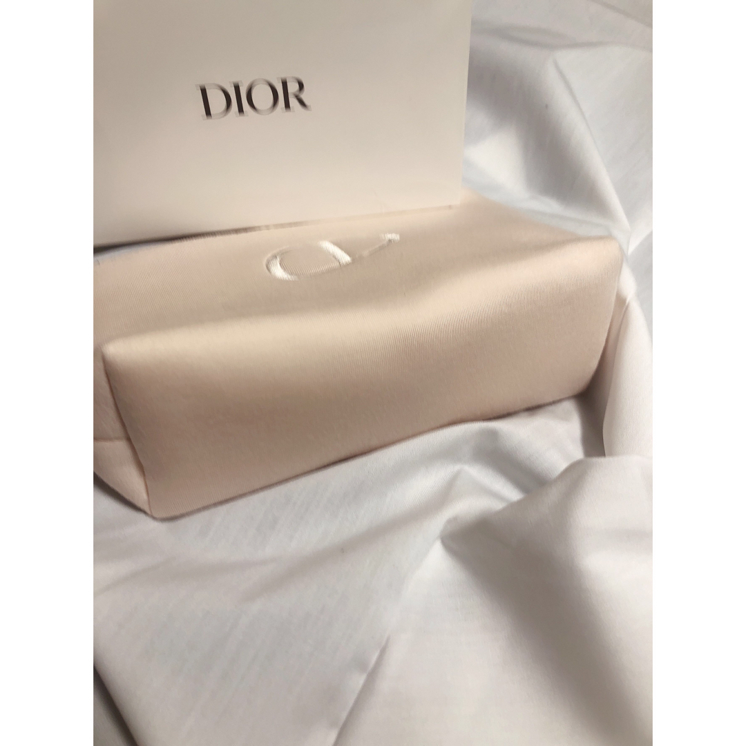 Christian Dior(クリスチャンディオール)の新品未使用　ディオール　正規ノベルティポーチ レディースのファッション小物(ポーチ)の商品写真