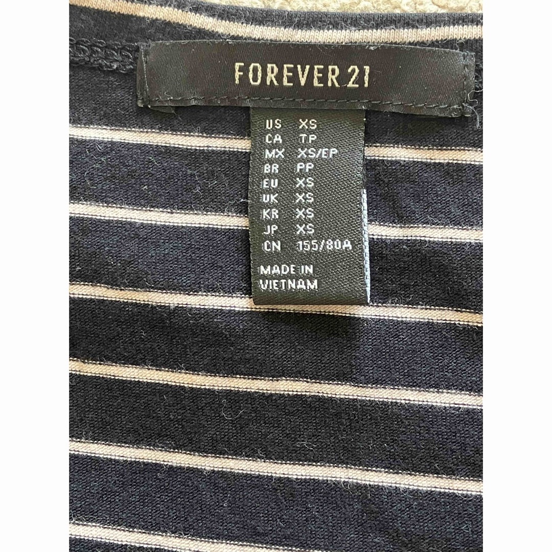 FOREVER 21(フォーエバートゥエンティーワン)の大人気！ボーダー　クロップドトップス　Forever21 レディースのトップス(カットソー(長袖/七分))の商品写真