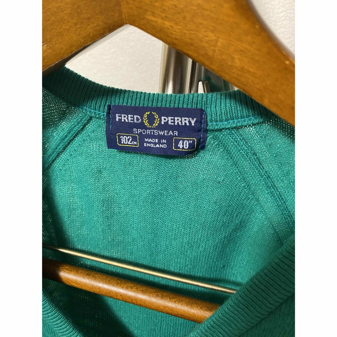 FRED PERRY - フレッドペリー FREDPERRY Vネックニット グリーン系