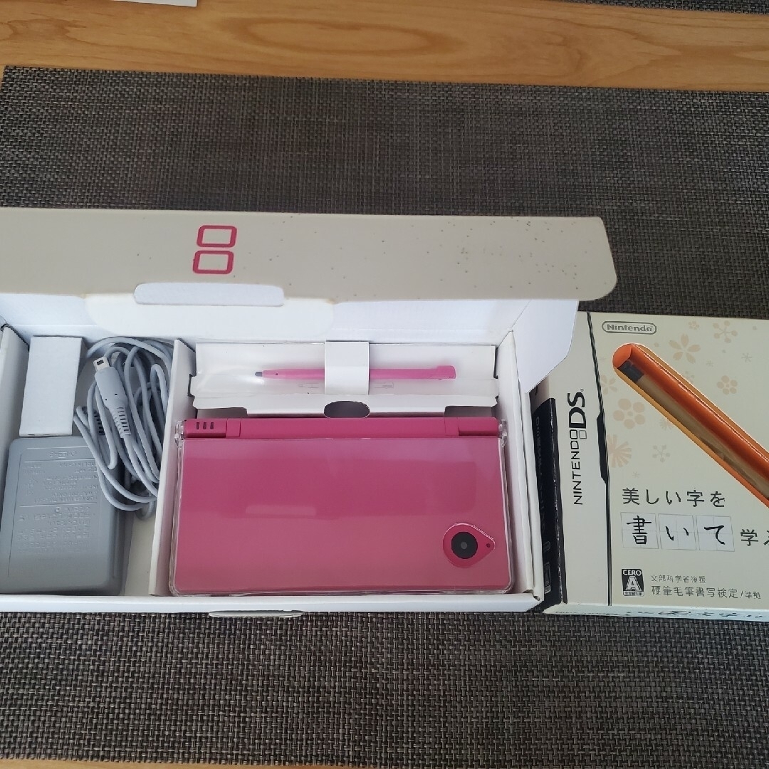 ニンテンドーDS(ニンテンドーDS)のNintendo NINTENDO DS 本体 ニンテンドー DSI PINK エンタメ/ホビーのゲームソフト/ゲーム機本体(携帯用ゲーム機本体)の商品写真