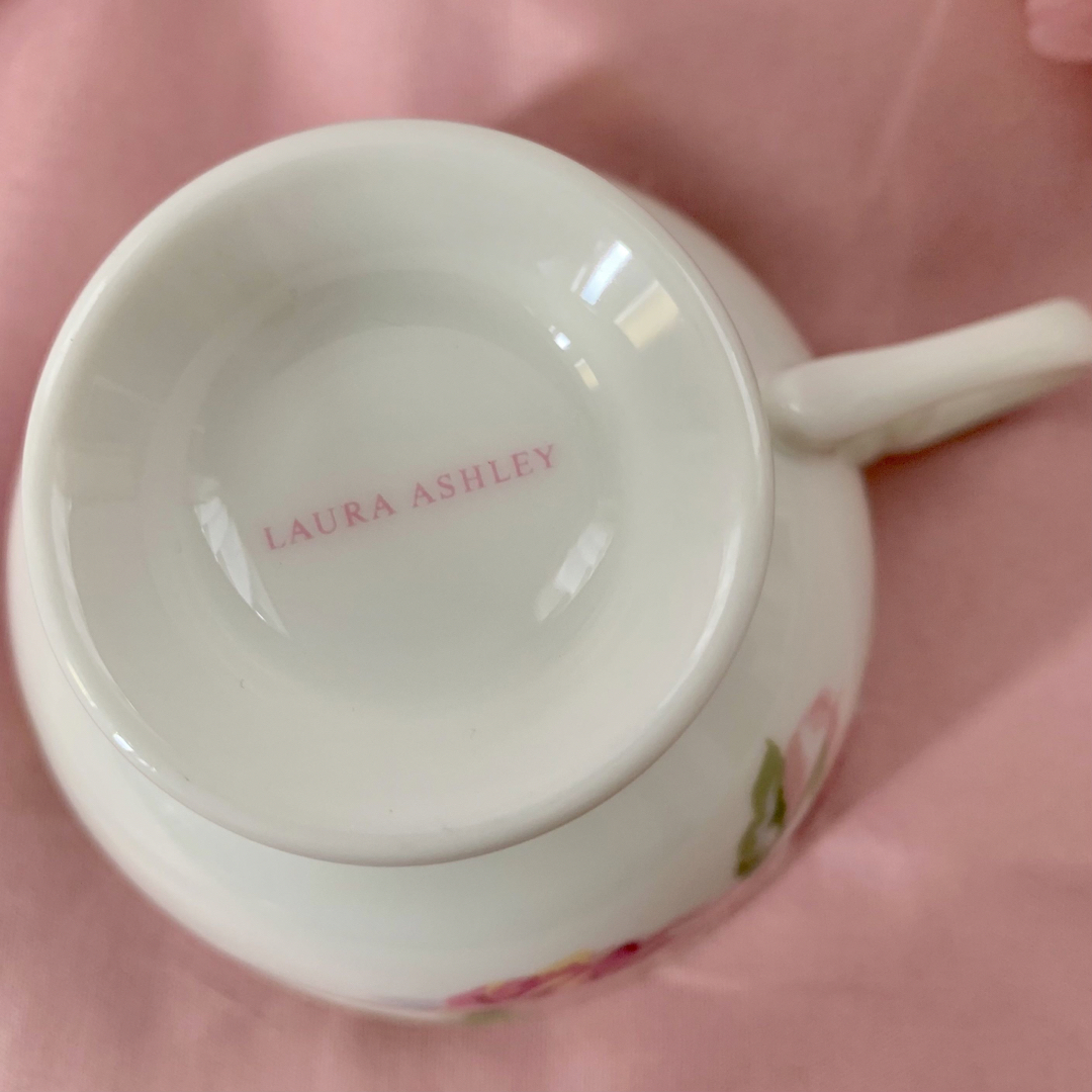 LAURA ASHLEY(ローラアシュレイ)の⑤ローラアシュレイ　クチュールローズ　LAURA ASHLEY カップ&ソーサー インテリア/住まい/日用品のキッチン/食器(食器)の商品写真