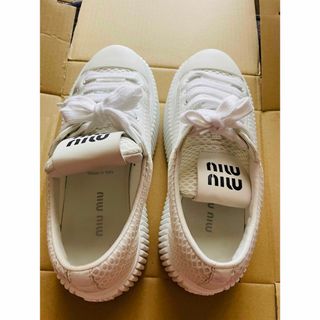 ミュウミュウ(miumiu)のmiumiuのスニーカー　メッシュ(スニーカー)