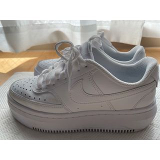 ナイキ(NIKE)のスニーカー(スニーカー)