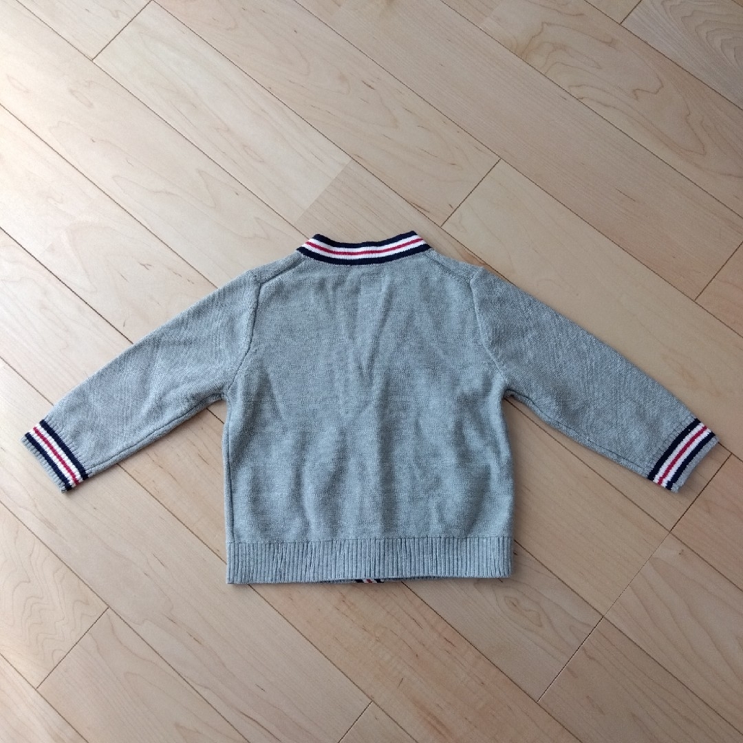 babyGAP(ベビーギャップ)の（新品未使用）GAP baby ニットカーディガン キッズ/ベビー/マタニティのキッズ服男の子用(90cm~)(カーディガン)の商品写真