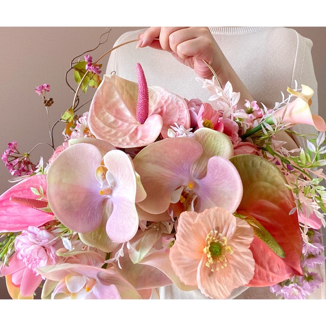 ピンク胡蝶蘭フープブーケ♡ブートニア付き ハンドメイドのウェディング(ブーケ)の商品写真