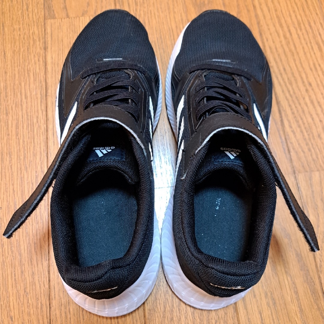 adidas(アディダス)のアディダススニーカージュニア用 キッズ/ベビー/マタニティのキッズ靴/シューズ(15cm~)(スニーカー)の商品写真