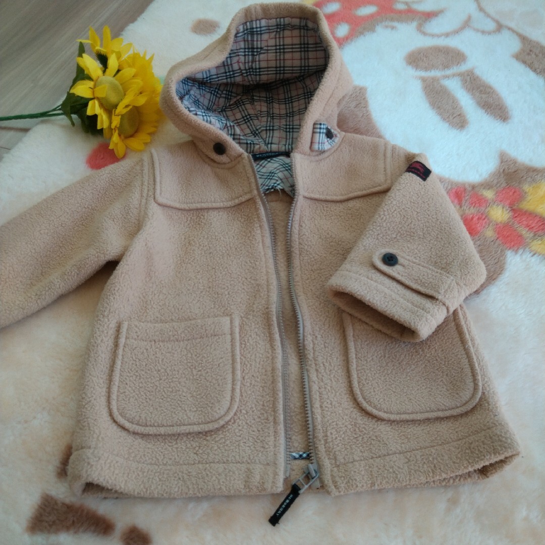 BURBERRY(バーバリー)のBURBERRY London ベビーフリース キッズ/ベビー/マタニティのキッズ服女の子用(90cm~)(コート)の商品写真