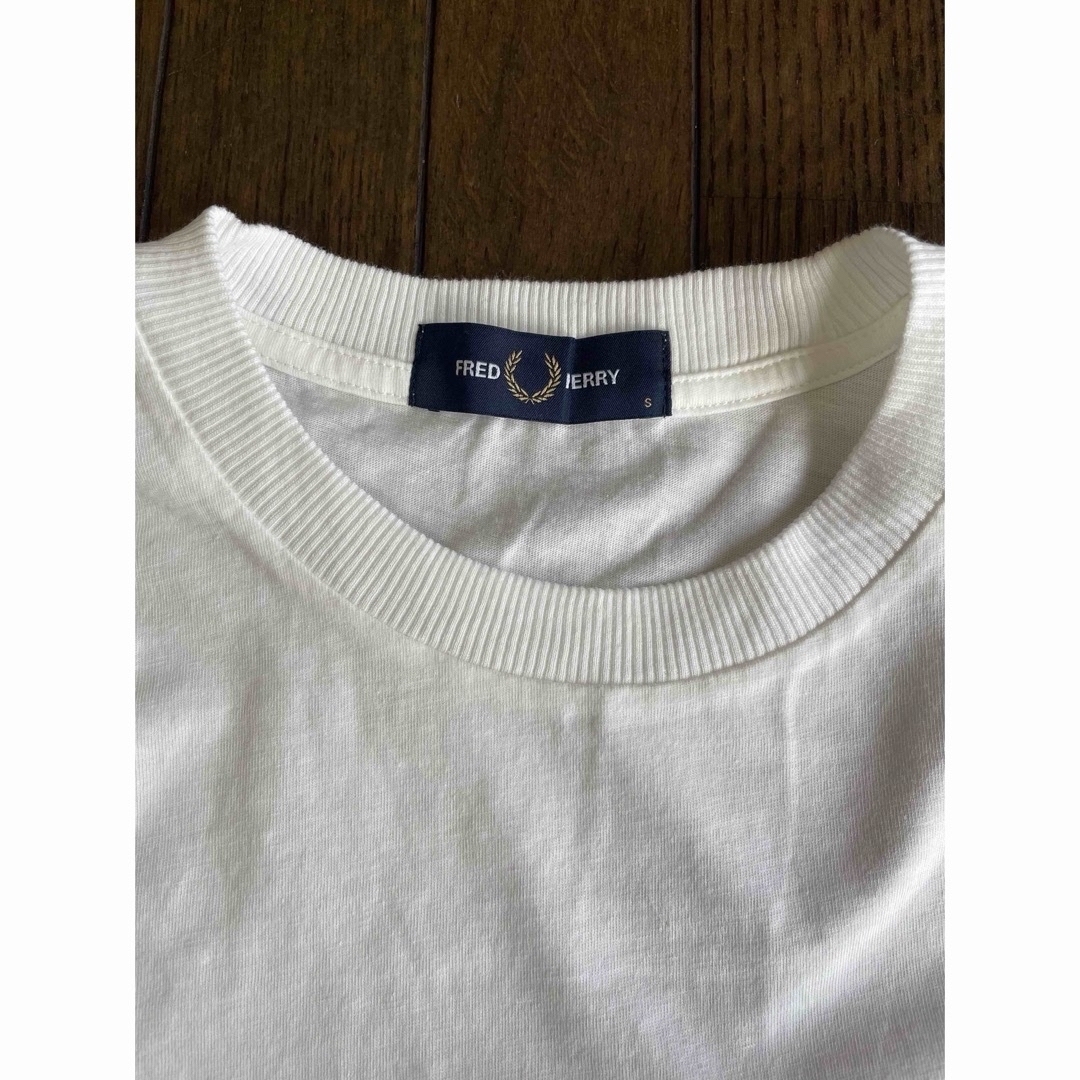 FRED PERRY(フレッドペリー)のFRED PERRY   フレッドペリー　Tシャツ　Sサイズ メンズのトップス(Tシャツ/カットソー(半袖/袖なし))の商品写真