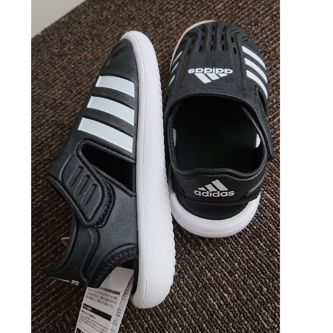 adidas(アディダス)の新品 19センチ adidas スイムウォーターサンダル アディダス キッズ/ベビー/マタニティのキッズ靴/シューズ(15cm~)(サンダル)の商品写真