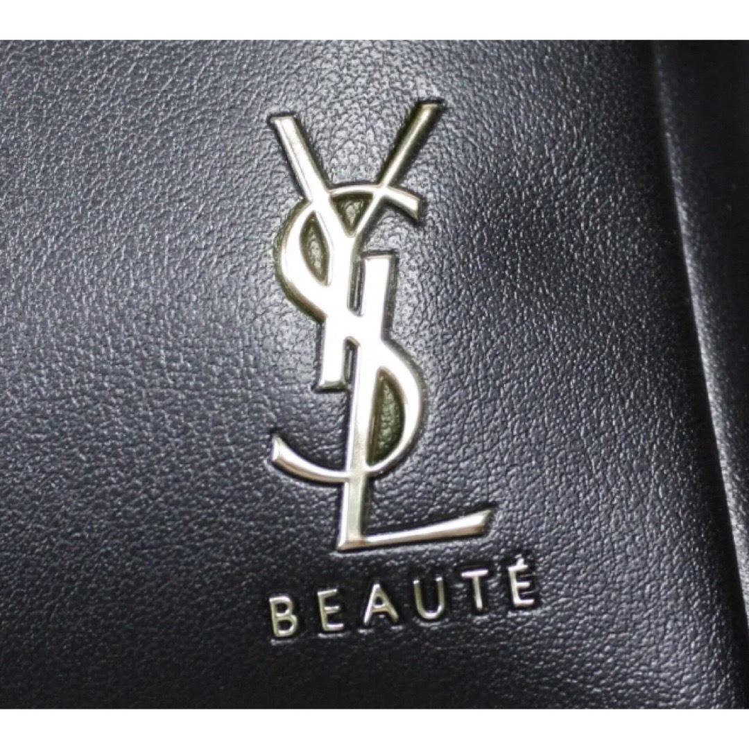 Yves Saint Laurent Beaute(イヴサンローランボーテ)の新品未使用本物　YSL イヴサンローラン　ノベルティポーチ レディースのファッション小物(ポーチ)の商品写真