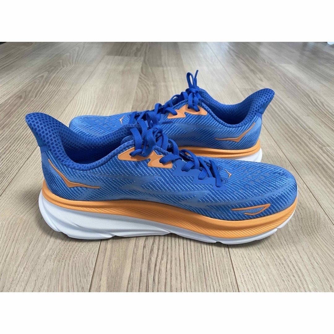 HOKA ONE ONE(ホカオネオネ)のホカオネオネ　クリフトン9 中古品 スポーツ/アウトドアのランニング(シューズ)の商品写真