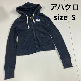 アバクロンビーアンドフィッチ(Abercrombie&Fitch)のアバクロ　パーカー　フェード　ネイビー　古着女子　ショート丈(パーカー)