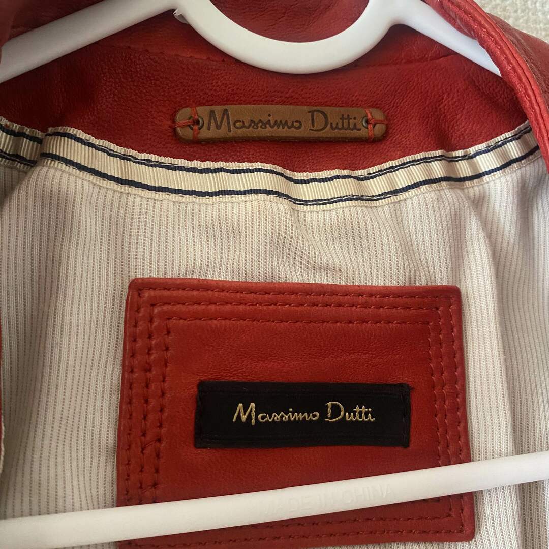 Massimo Dutti(マッシモデュッティ)のMassimo Dutti レザージャケット 赤 Sサイズ レディースのジャケット/アウター(ライダースジャケット)の商品写真