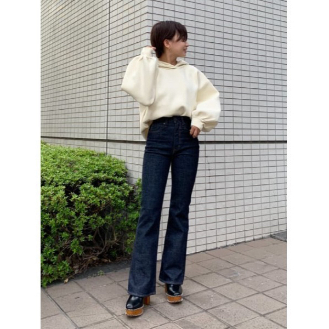 moussy(マウジー)の★極美品★ MOUSSYマウジー MVSフレア　ワンオッシュ　26インチ レディースのパンツ(デニム/ジーンズ)の商品写真