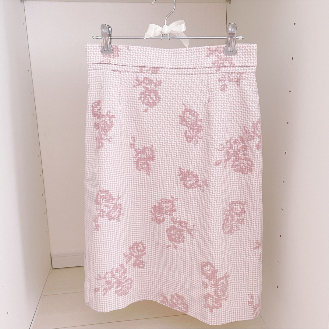 Debut de Fiore(デビュードフィオレ)の♡デビュードフィオレ千鳥花柄スカート♡ レディースのスカート(ひざ丈スカート)の商品写真