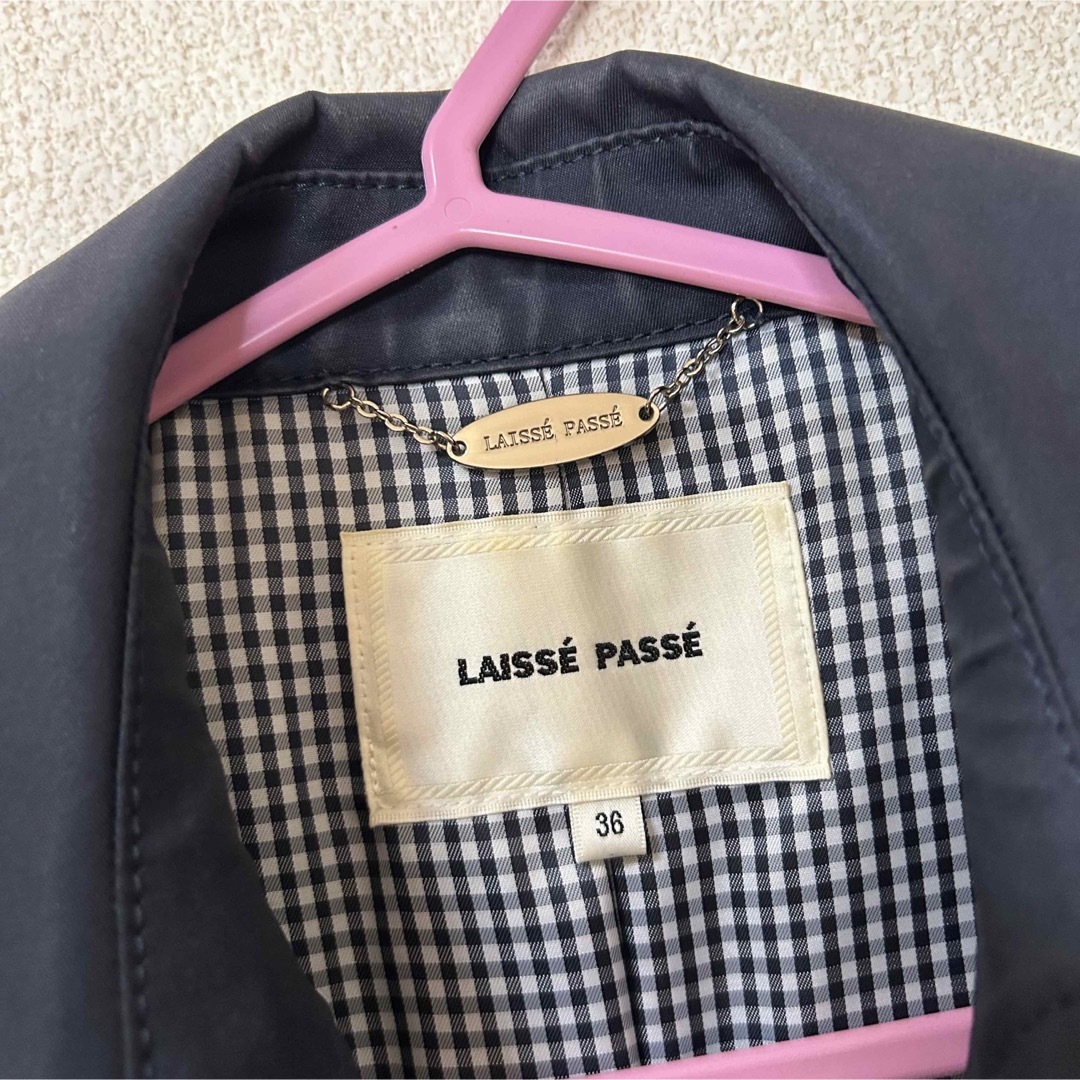 LAISSE PASSE(レッセパッセ)のレッセパッセ　トレンチコート　ネイビー　LAISSE PASSE  Sサイズ レディースのジャケット/アウター(トレンチコート)の商品写真