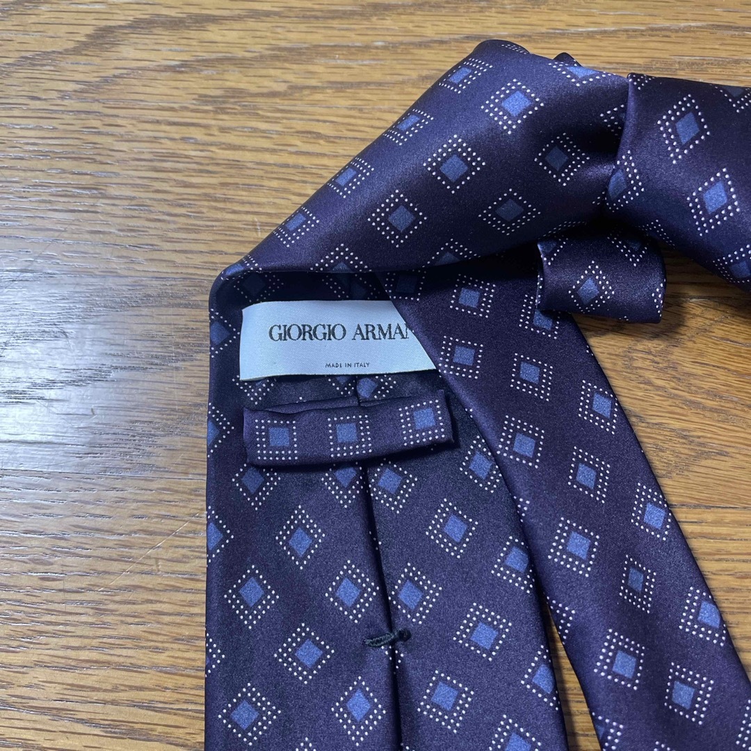 Giorgio Armani(ジョルジオアルマーニ)のGIORGIO ARMANI  ネクタイ　紫色 メンズのファッション小物(ネクタイ)の商品写真