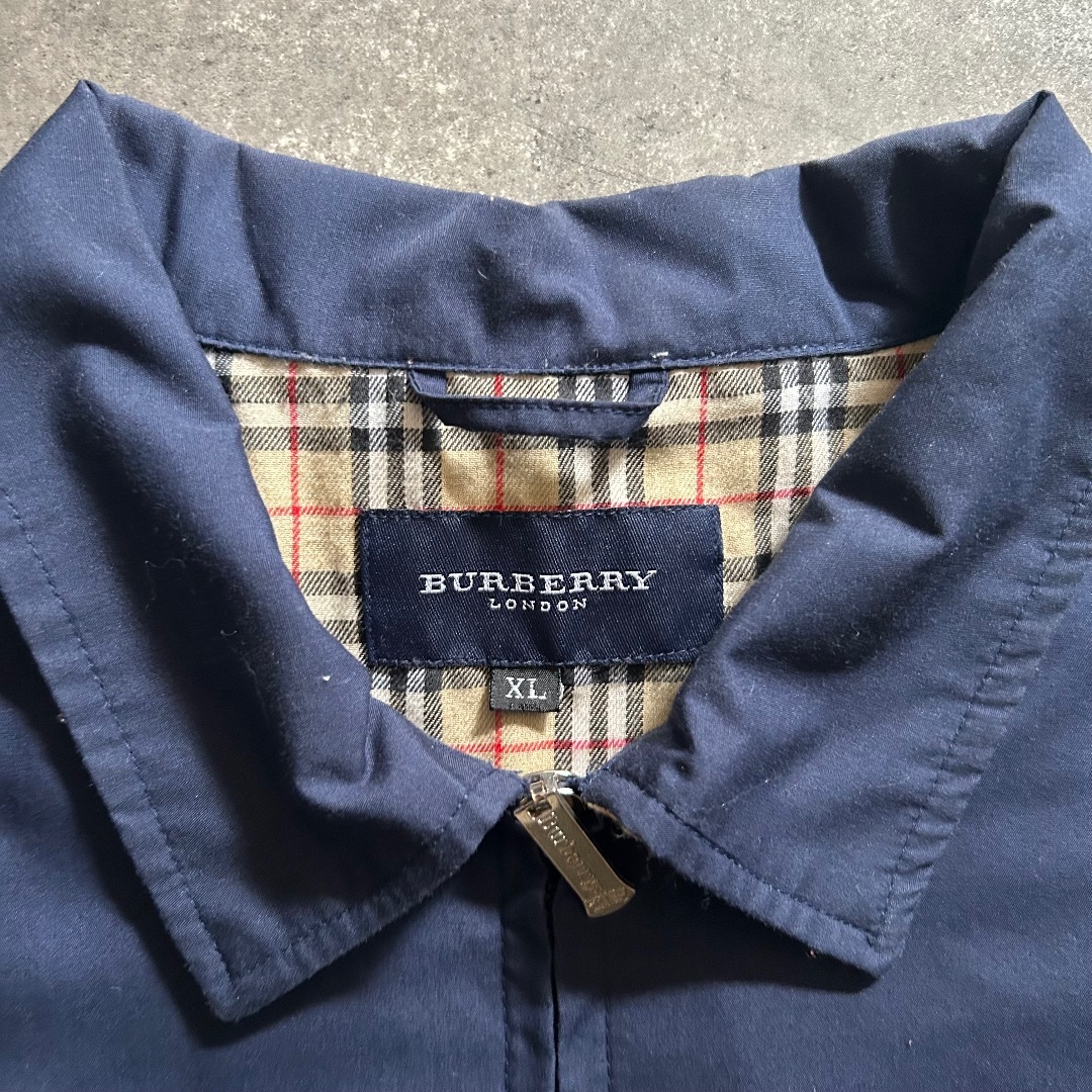 BURBERRY(バーバリー)のバーバリー スウィングトップ/ブルゾン ネイビー XL メンズのジャケット/アウター(ブルゾン)の商品写真