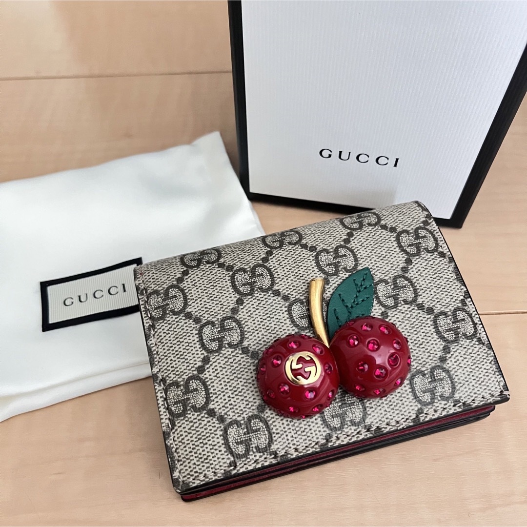 Gucci(グッチ)のグッチ　折りたたみ財布　さくらんぼ　二つ折り レディースのファッション小物(財布)の商品写真